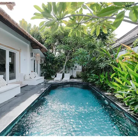 Villa Barat - 6Br Villa Next To Canggu Beach Exterior photo