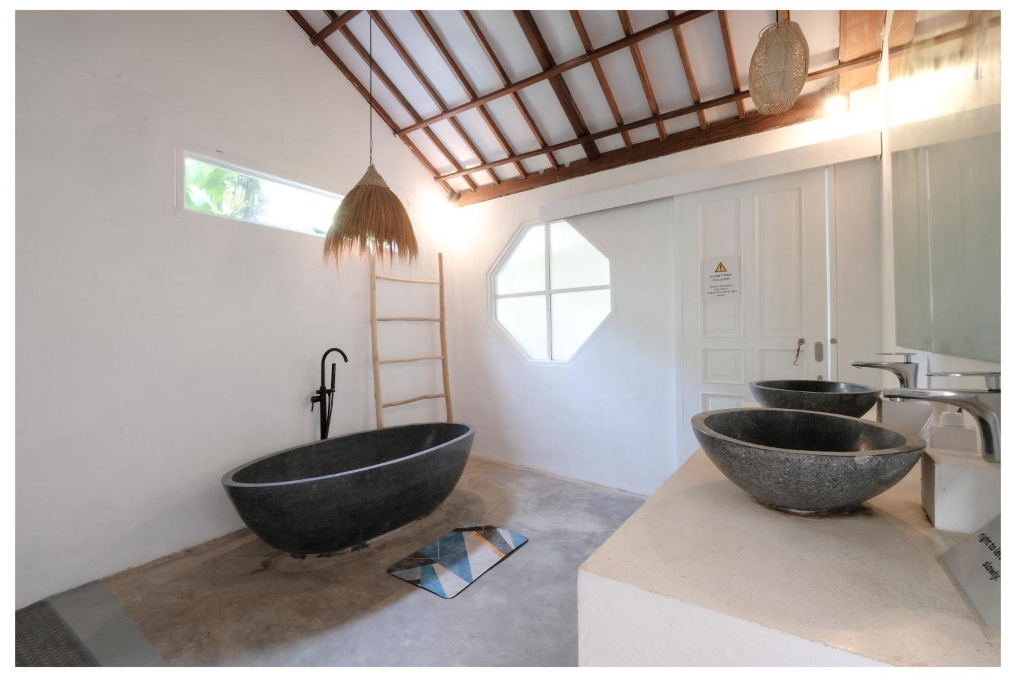 Barat - 6br Next To Canggu (Bali)