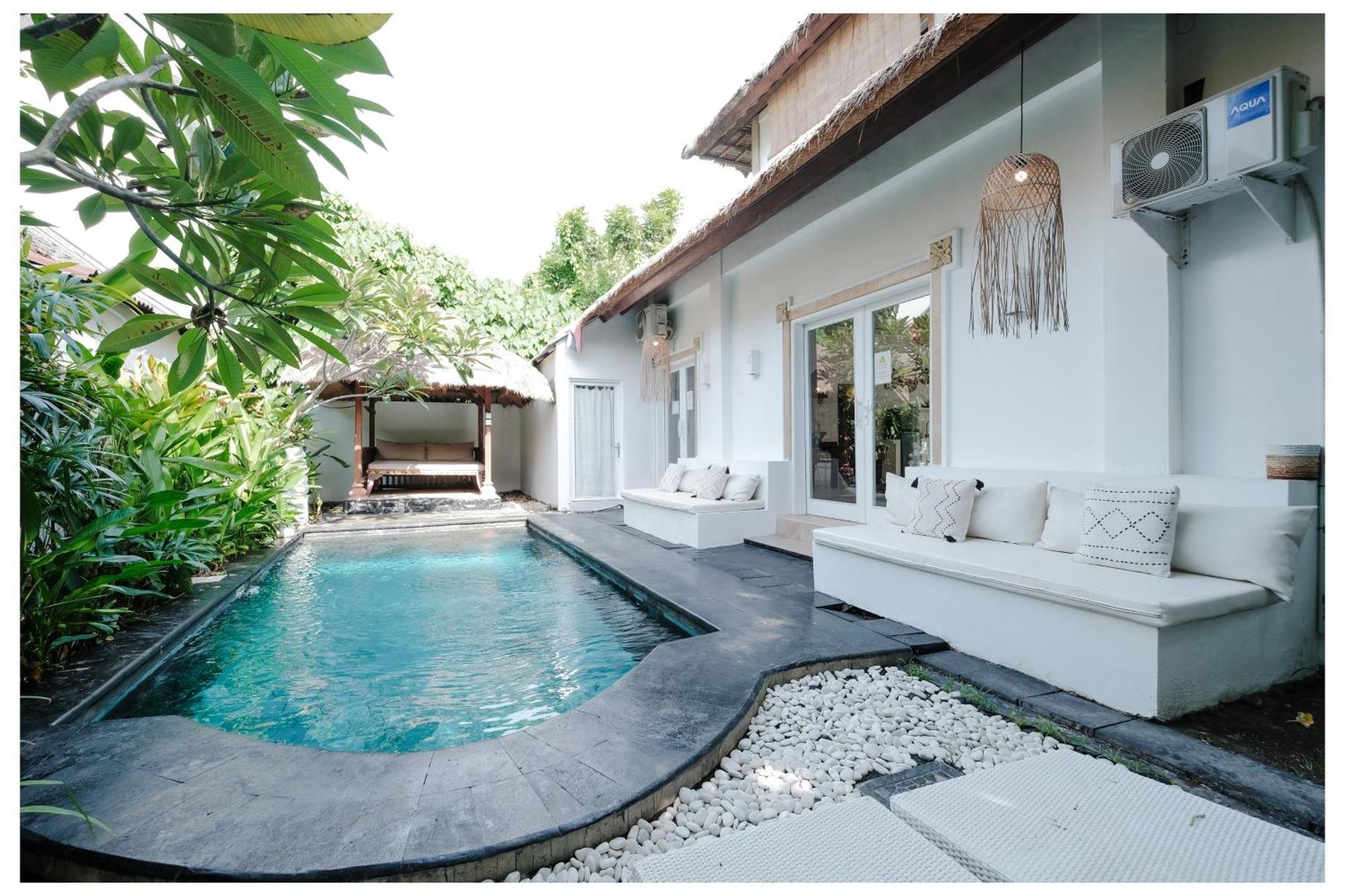 Barat - 6br Next To Villa