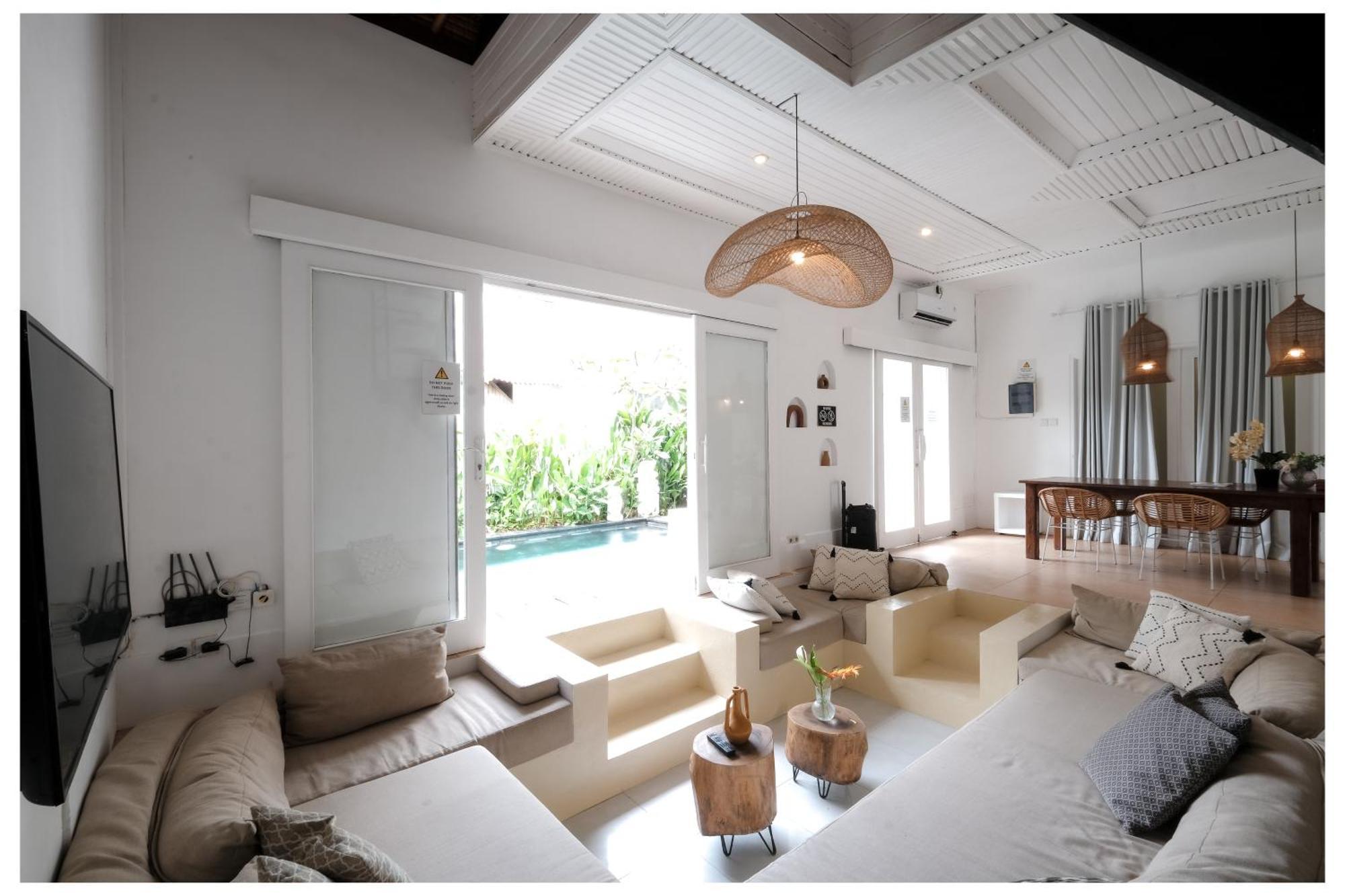 Barat - 6br Next To Villa